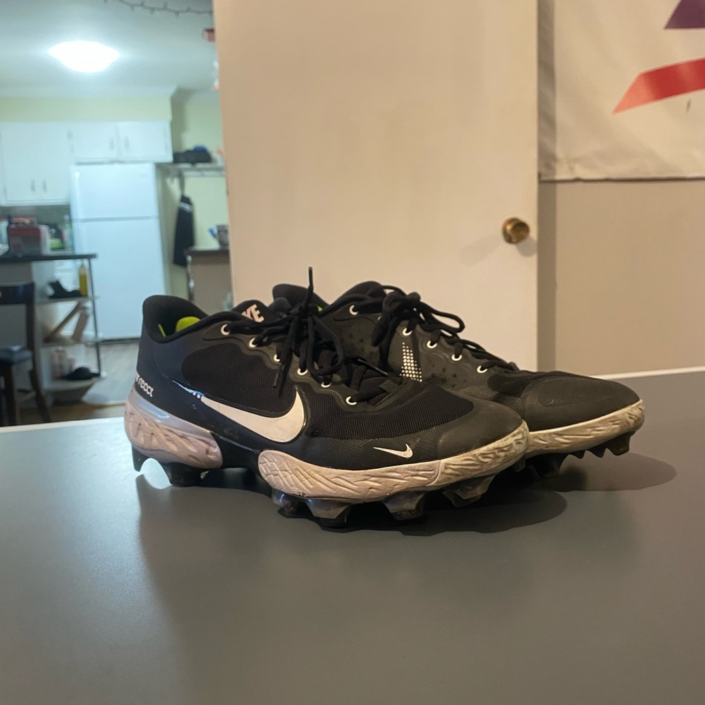 Nike Men’s Alpha Huarache Elite 3 Molded Baseball Cleats